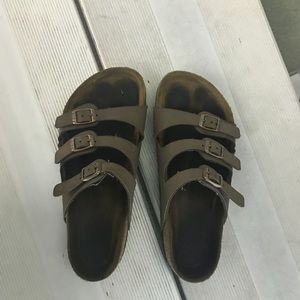 3 STRAP BIRKENSTOCKS